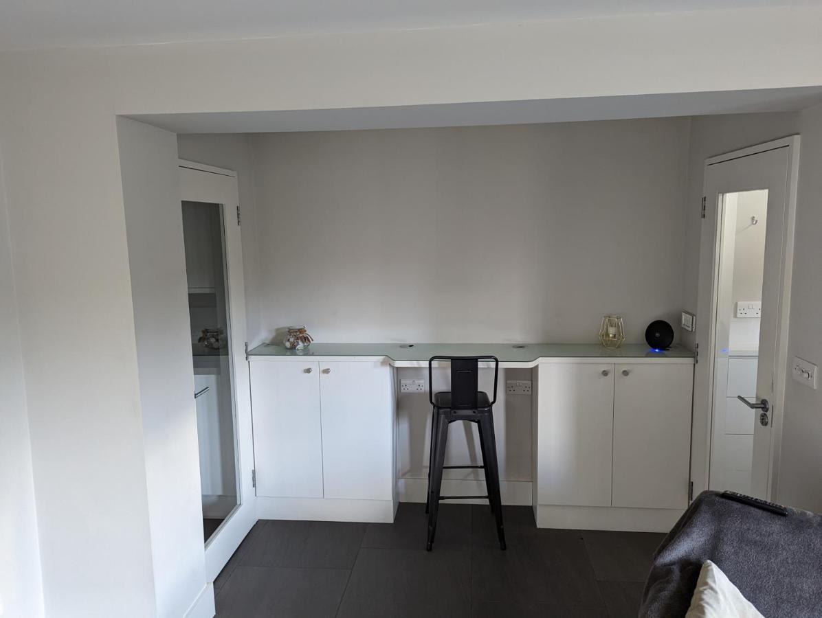 Basement Apartment In Central Bath Exterior foto